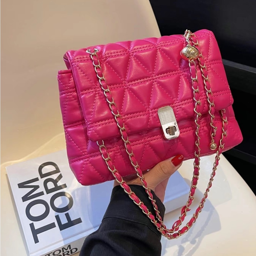Trendy bag Small flap crossbody chain bag new
